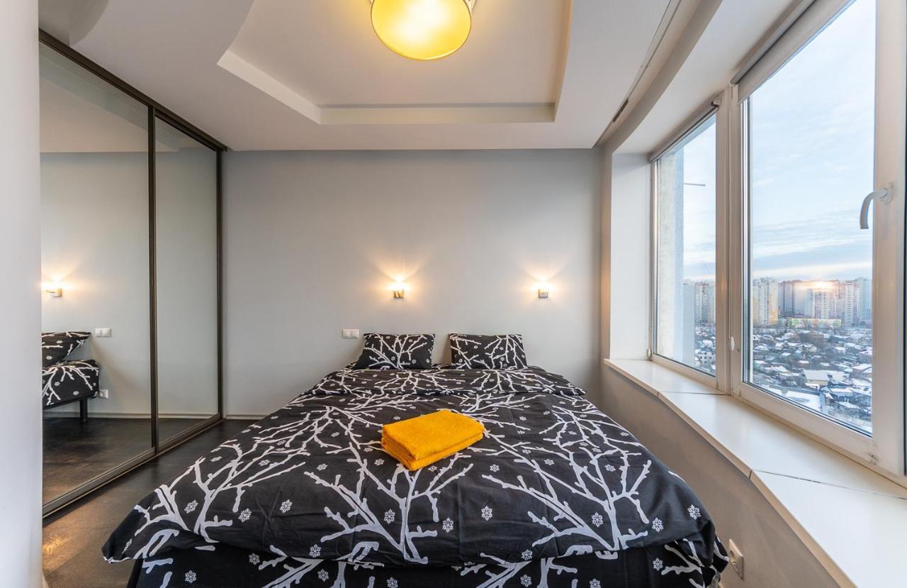 Luxury Apartment, Dniprovska Embankment26, Sokorki Kiev Esterno foto